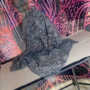 Gray & White Floral Print Scarf